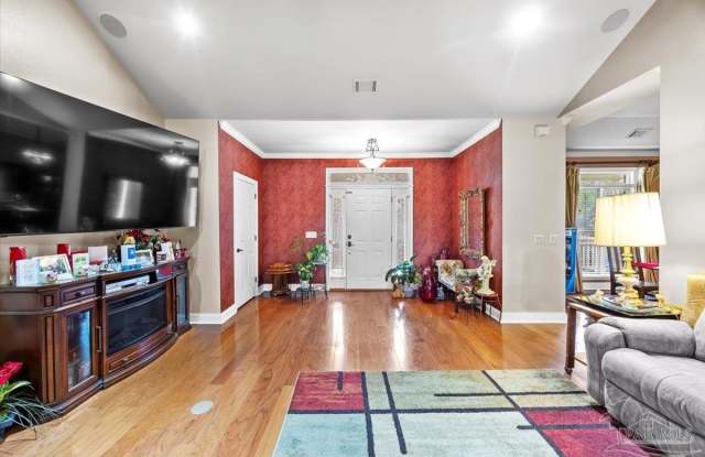 4283 Lancaster Gate Dr