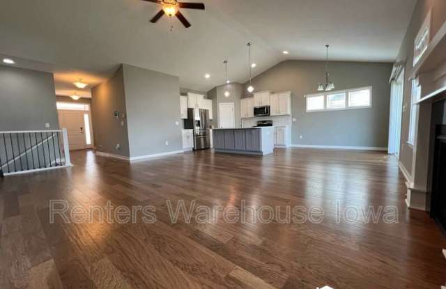 305 NE Prairie Wolf Dr