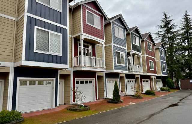 Photo of Beautiful 2 bed, 2.5 bath townhome located in Mountlake Terrance $2800/mo.