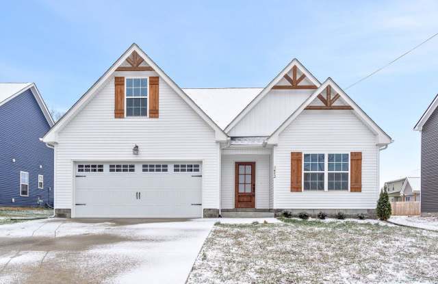 Pet Friendly Three Bedroom with Bonus!