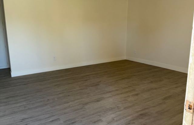 Fully Renovated 2 bedroom 1 Bath Condo