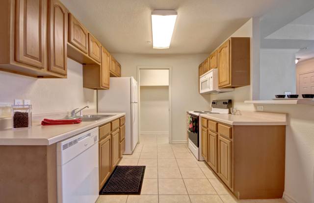 Photo of Lexington Court