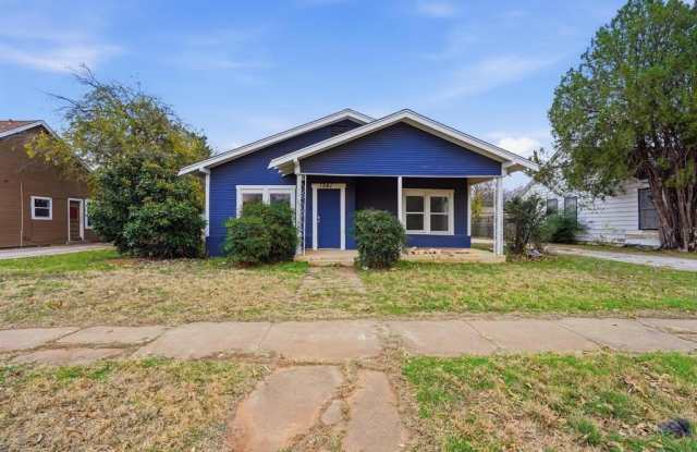 Photo of 1341 Hickory Street