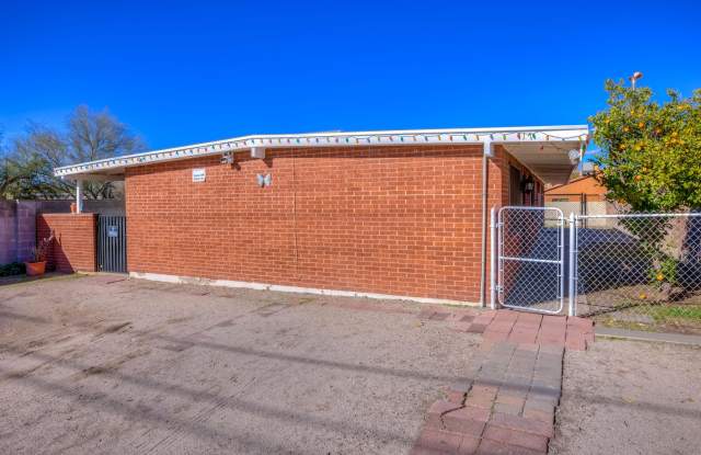 417 East Jacinto Street