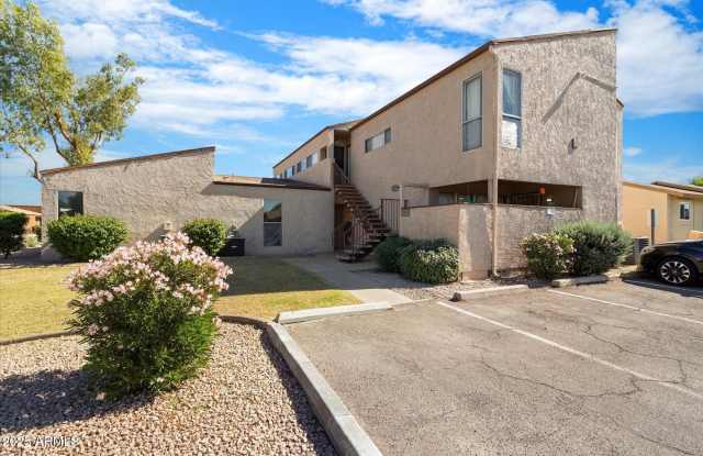 2673 E OAKLEAF Drive