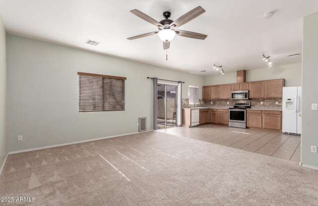 7011 W LINCOLN Street