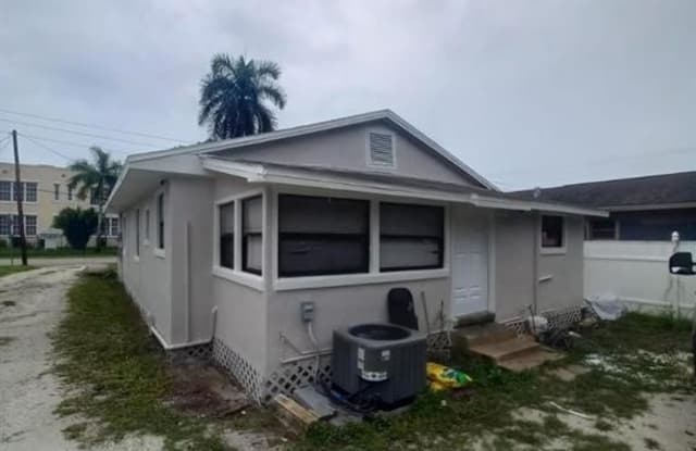 1868 High ST - 1868 High Street, Fort Myers, FL 33916