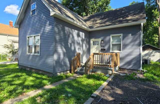 Charming 3 Bedroom Home in Belleville!