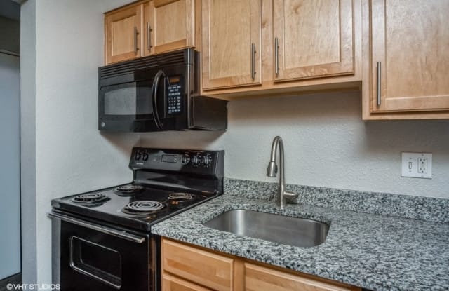 1190 S Bellaire
