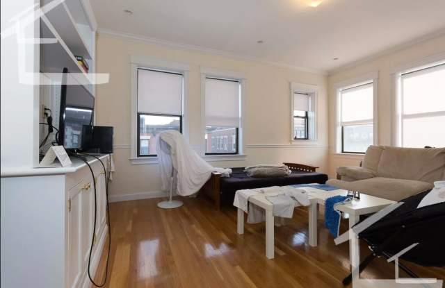 Sunny 4-bed, 2-bath in Allston Near the T-  Huge Bedrooms!