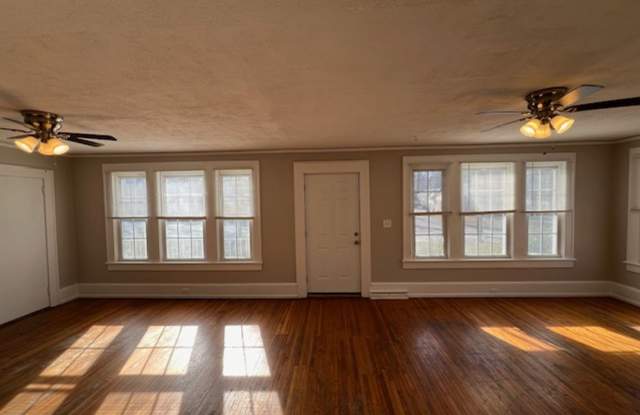 3BR/ 2BA Brick home convenient to Cherrydale!