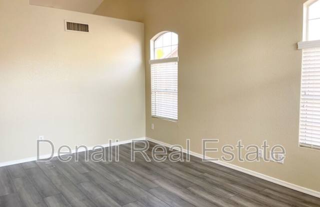 6926 W Via Del Sol Drive