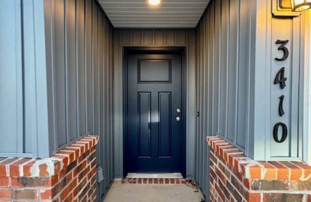 3410 SW Adoration St - 1