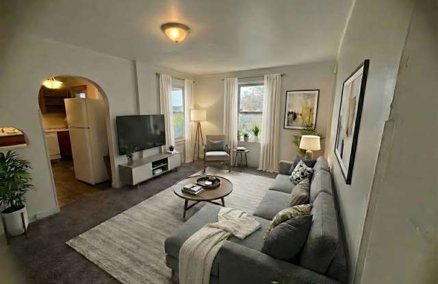 2 Bed/ 1 Bath, Half Duplex in Clairton