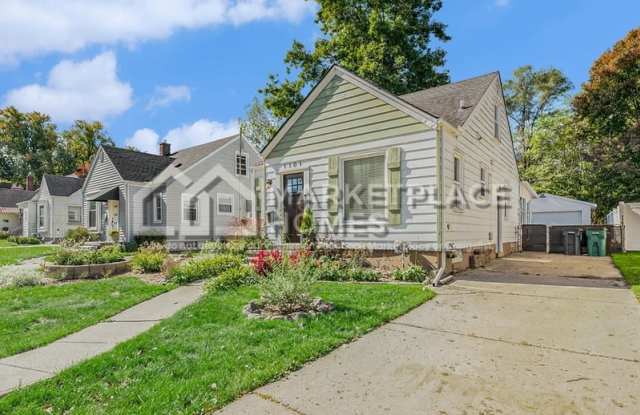 1101 N Alexander Ave