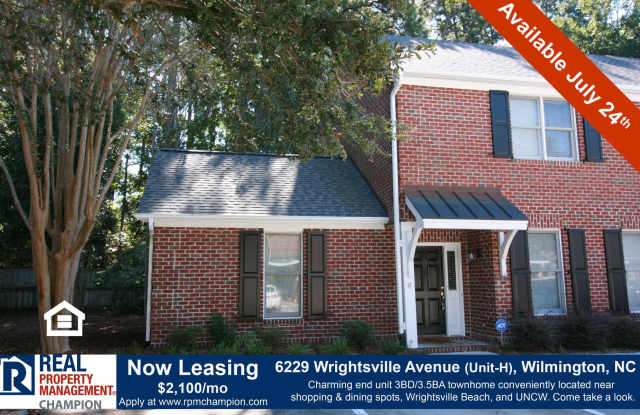 Fabulous End Unit Townhome with Three Master Bedrooms