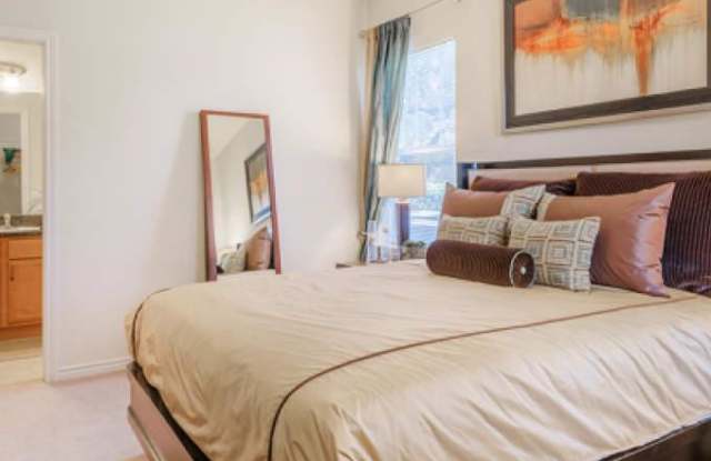 300 N AW Grimes Blvd, #1018