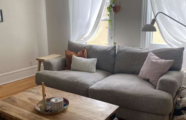 1908 Jackson St NE - 2