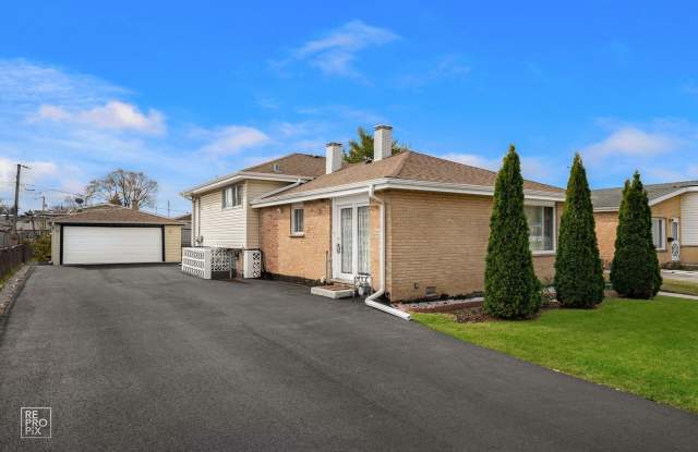 Photo of 502 E Memorial Road