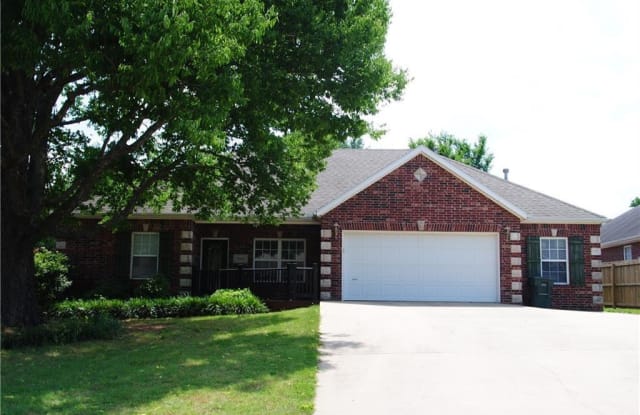 3052 Dorchester  DR - 3052 North Dorchester Drive, Fayetteville, AR 72703