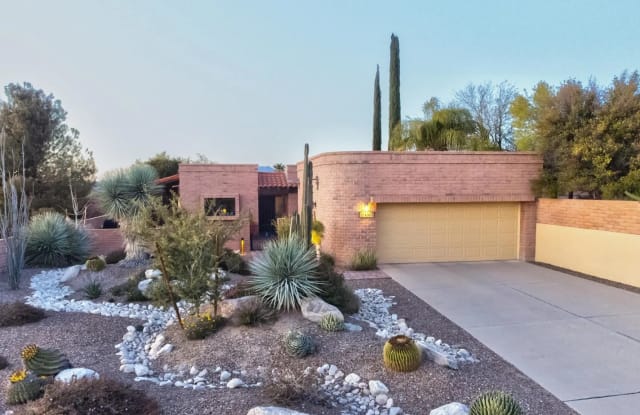 1925 West Ashbrook Drive - 1925 West Ashbrook Drive, Casas Adobes, AZ 85704