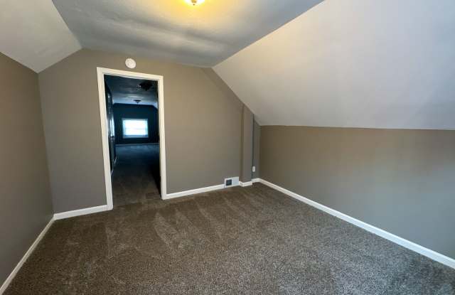 3 Bedroom Plus Spacious Den - Single Family photos photos