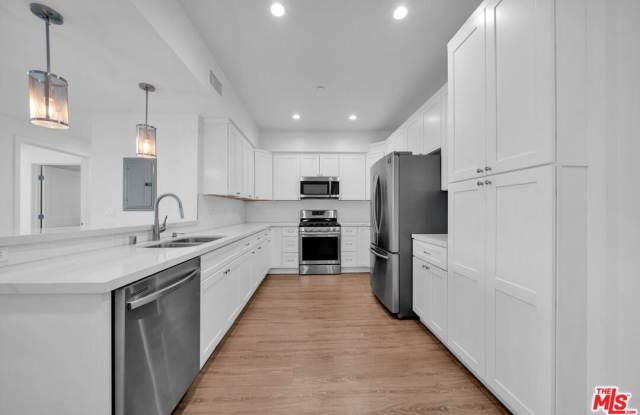 4114 Vantage Ave unit: 204