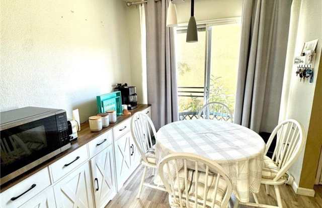 10125 De Soto Avenue 40