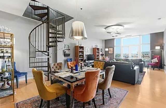 Stylish 2BR Condo in Cleveland