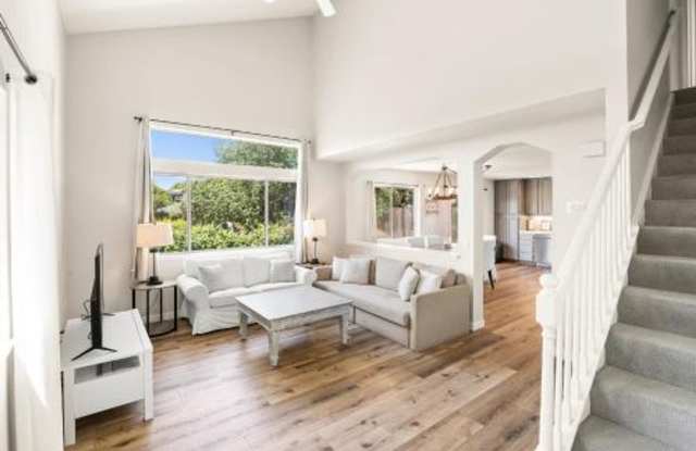 Charming 3-Bedroom, 2-Bathroom Fully Furnished (Option to unfurnished) Home with Stunning Vineyard Views
