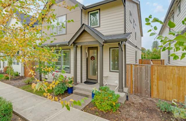 579 Northwest Adams Avenue - 1