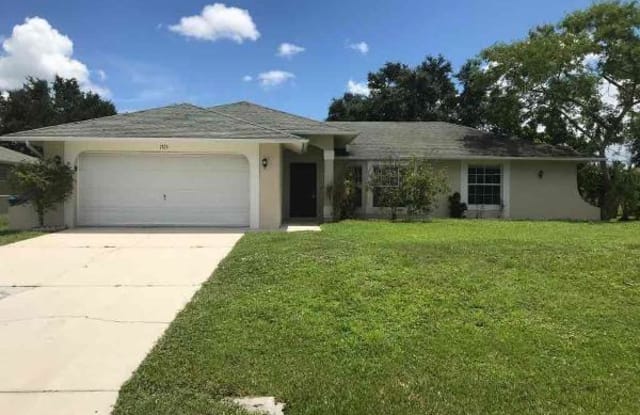 1723 SW 2nd AVE - 1723 Southwest 2nd Avenue, Cape Coral, FL 33991