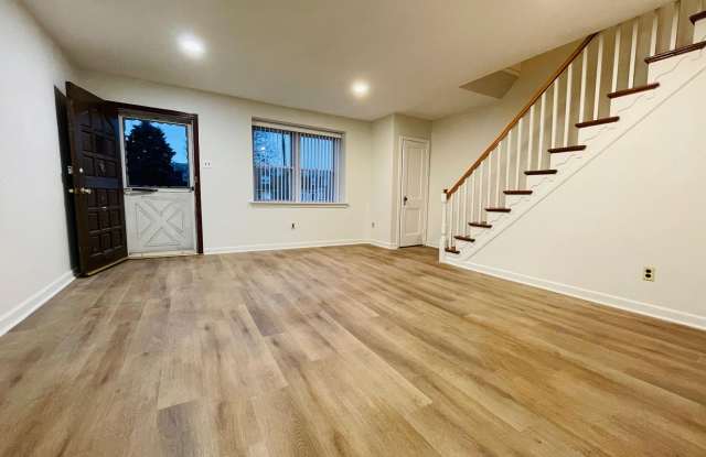 2129 LONGSHORE AVENUE