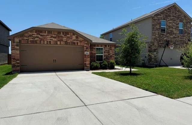 Great 4 bedroom, 2 bath home located in the picturesque Stonebridge Crossing neighborhood!