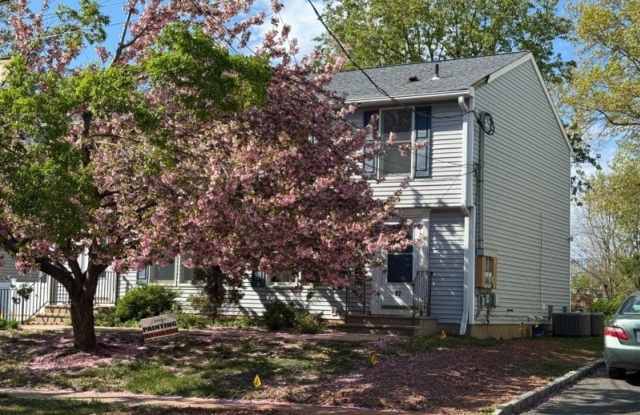 87 Fairview Ave