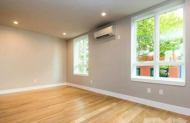 Photo of 102 Quincy St