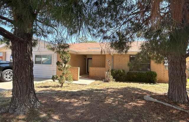 Photo of 9008 Holiday Dr