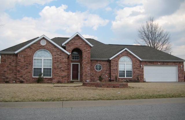 302 Cross Creek Dr - 302 Cross Creek Dr, Bentonville, AR 72712