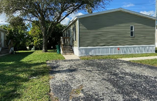 611 S.W. 135TH TERRACE, #11 - 611 Southwest 135th Terrace, Davie, FL 33325