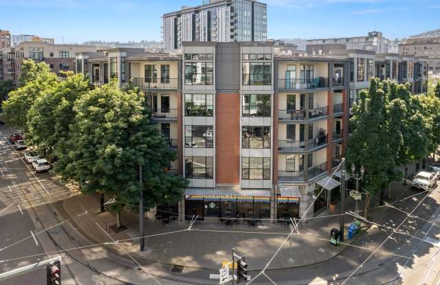 Photo of Kearney Plaza