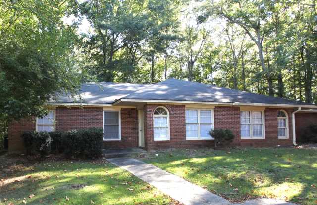 Duplex Available in Kurt Circle!