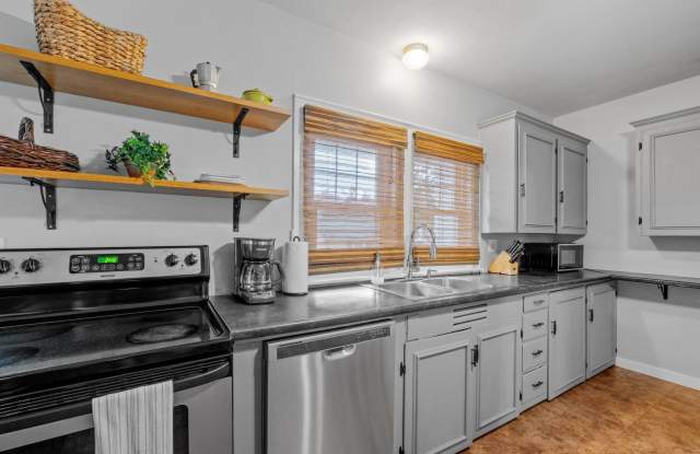 Photo of 989 Union Street