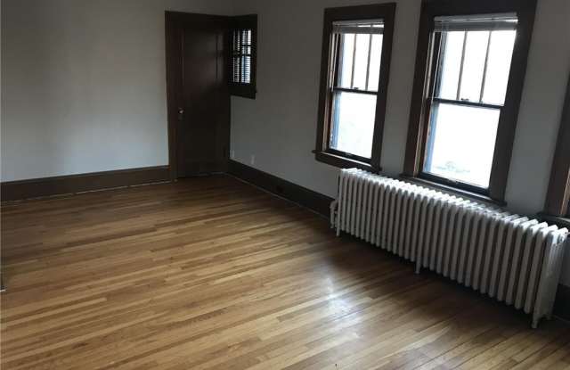 2104 Hartford Avenue