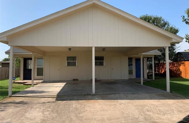 1803 Woodard Avenue - 1803 Woodard Avenue, Cleburne, TX 76033