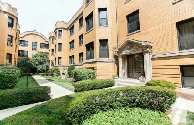 Photo of 2424 North Sawyer Ave.