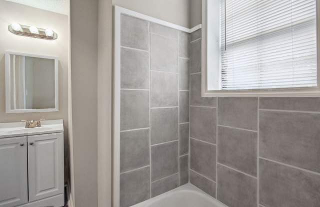 Large Near Downtown 3BR/1BA House For Rent