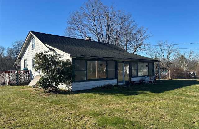 Photo of 496 Bloomingburg Road