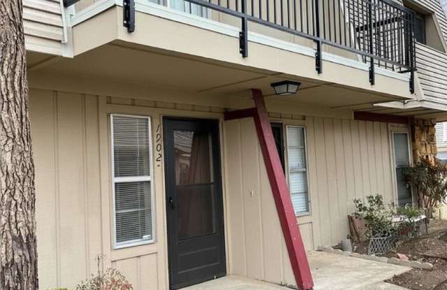 Spacious 2 Bed / 2 Bath Unit in Tulsa