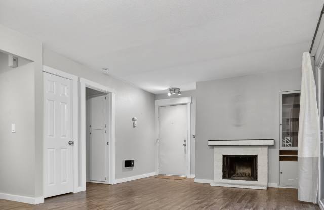 Photo of Condo / Apartment Unit