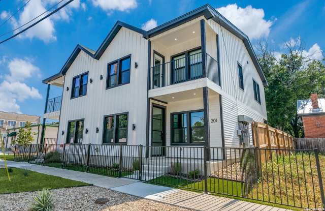 103 Paso Hondo unit: 201